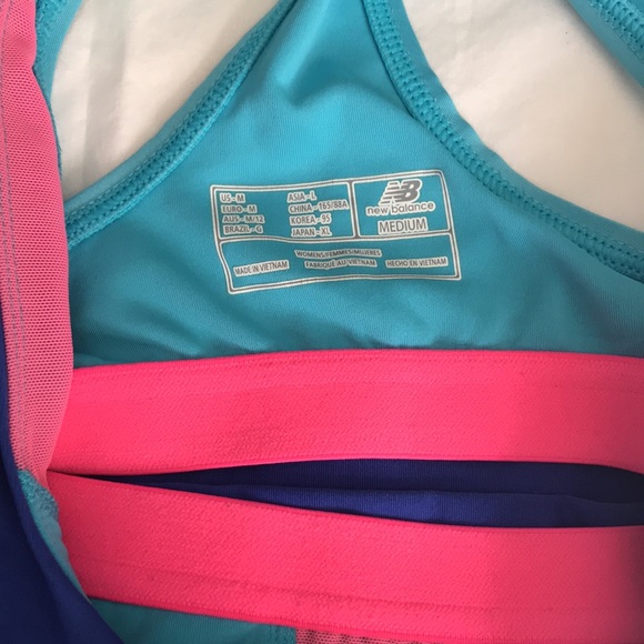 New Balance size M top - Picture 12 of 13